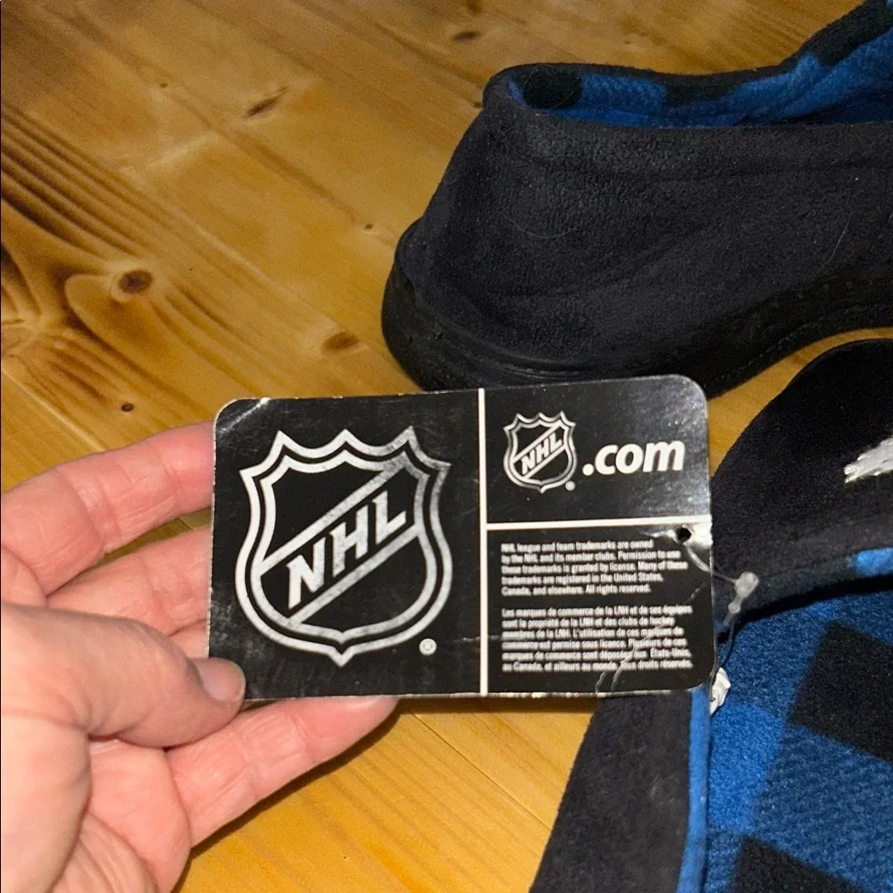 NHL Toronto Maple Leafs mens black and Blue Slippers size 8-10 - Picture 5 of 10